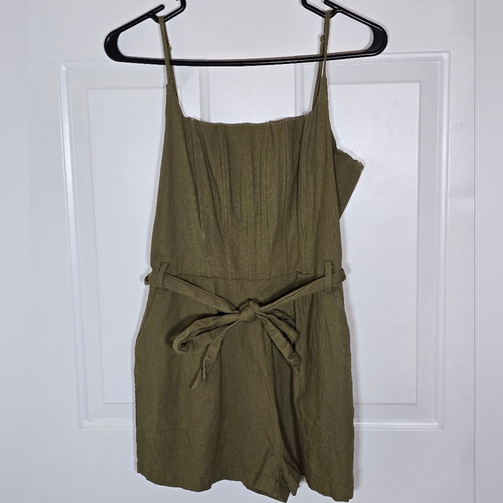 Windsor Olive Green Romper Size Large Pockets
